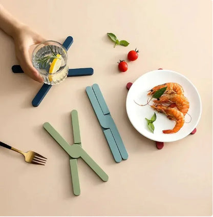 Silicone Heat-Resistant Foldable Pad – Non-Slip Pot Holder & Placemat